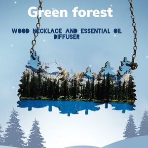 Forest wood necklace and oil diffuser NWOT
